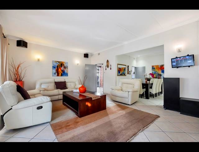 5 BEDROOM HOUSE FOR SALE IN FERNDALE